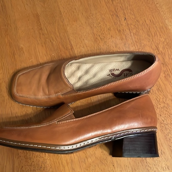 SoftWalk Tan Leather Loafers - Picture 5 of 8